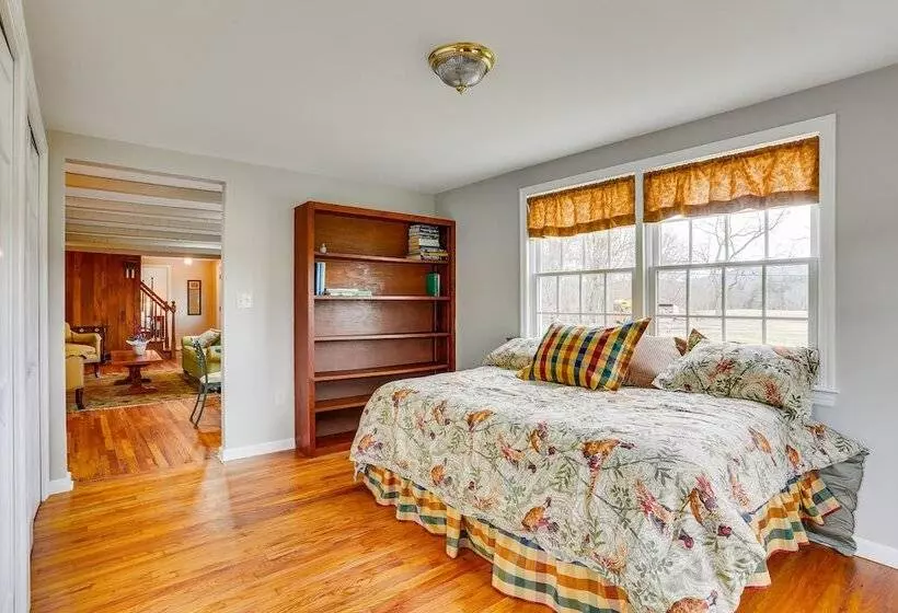 Historic Farmhouse In Layton W/ Deck!