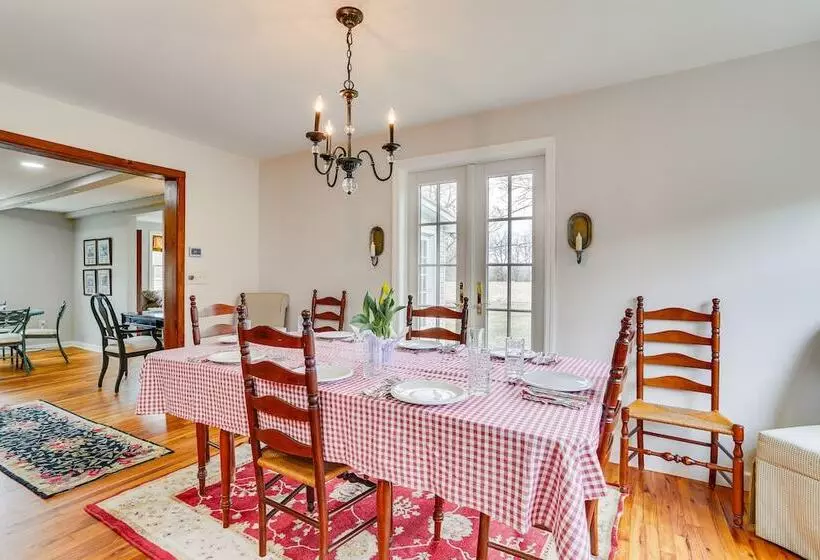 Historic Farmhouse In Layton W/ Deck!