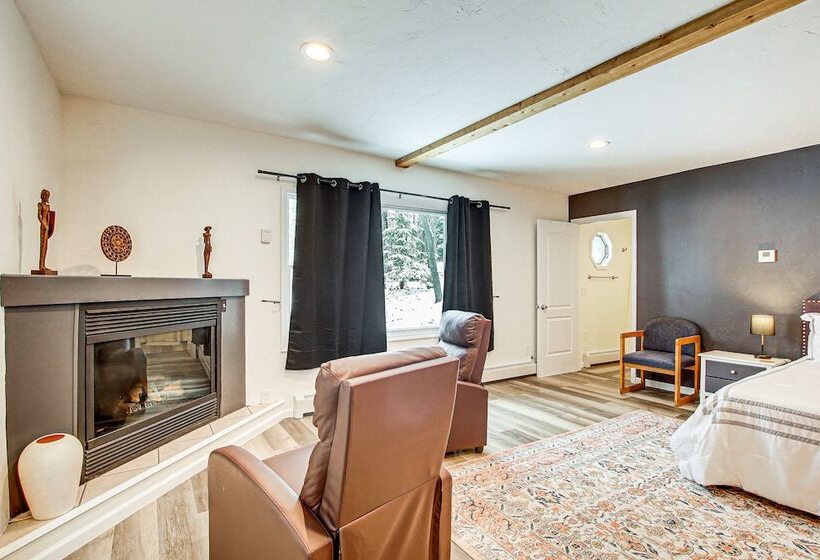 Home W/ Fireplace < 1 Mi To Peninsula State Park!