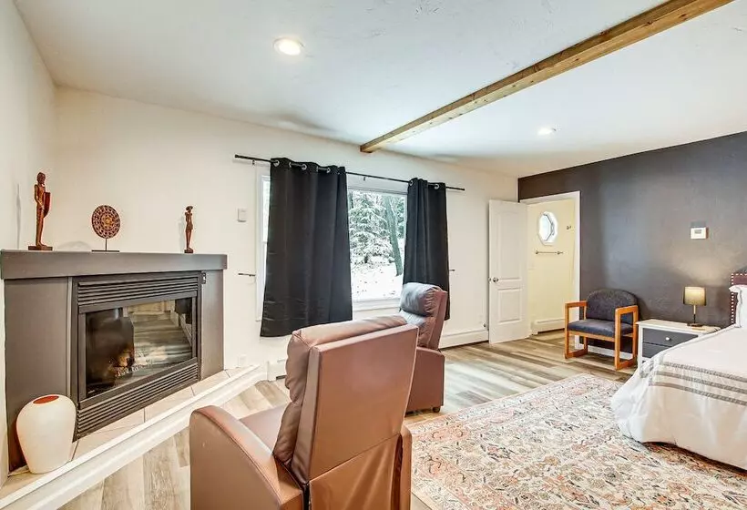 Home W/ Fireplace < 1 Mi To Peninsula State Park!