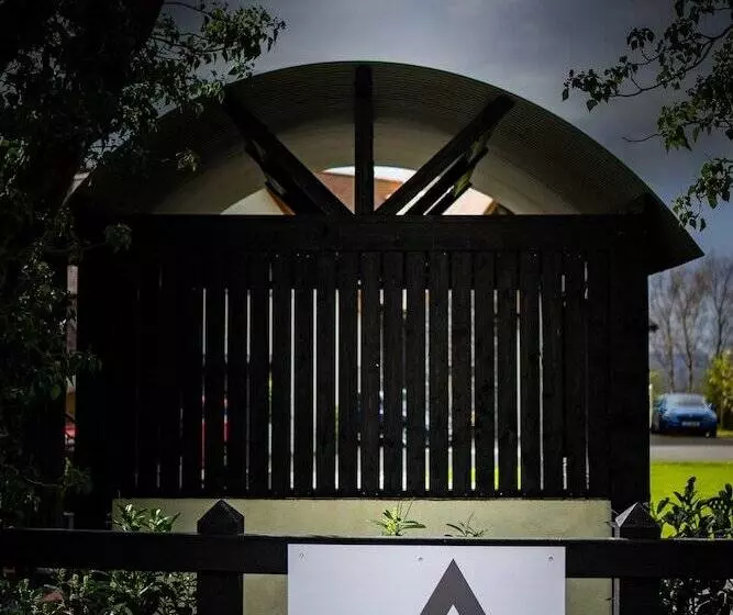 Hotelli Charming Lodge In Limavady