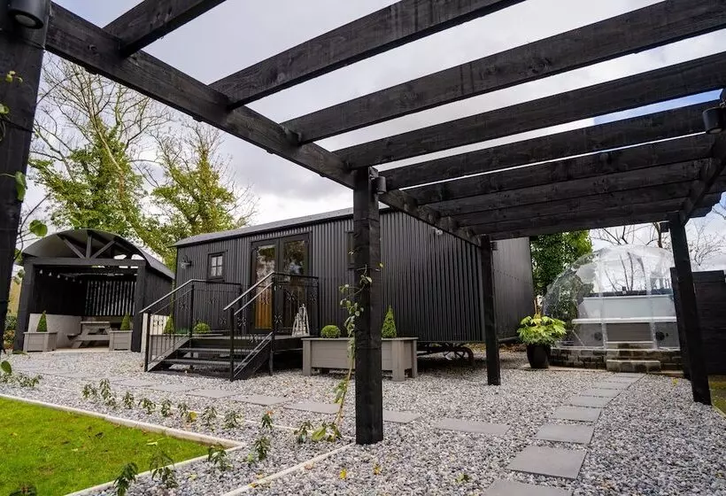 Hotelli Charming Lodge In Limavady