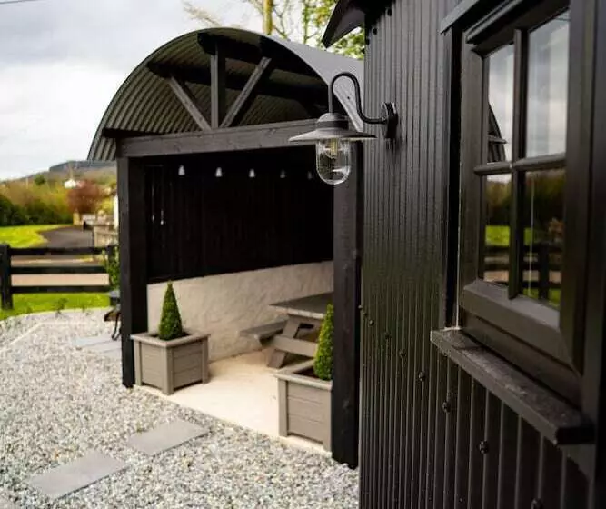 Hotelli Charming Lodge In Limavady