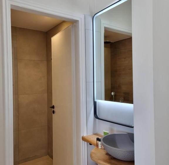 هتل Eloque Simple Living Space