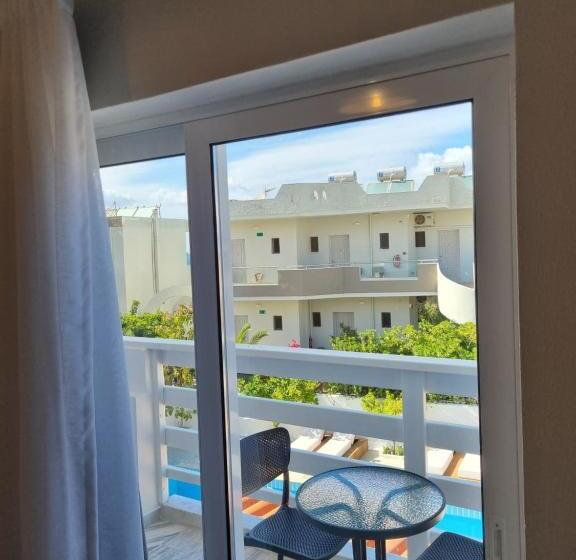 هتل Eloque Simple Living Space