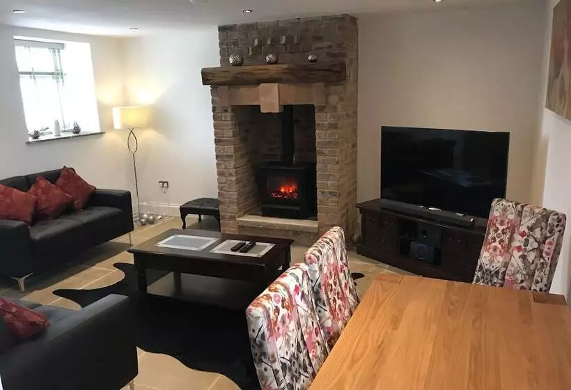 Maaseutuhotelli 2 Bed Barn Alton Towers Chatsworth Polars Peaks