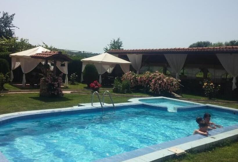 호텔 Sharkov Family