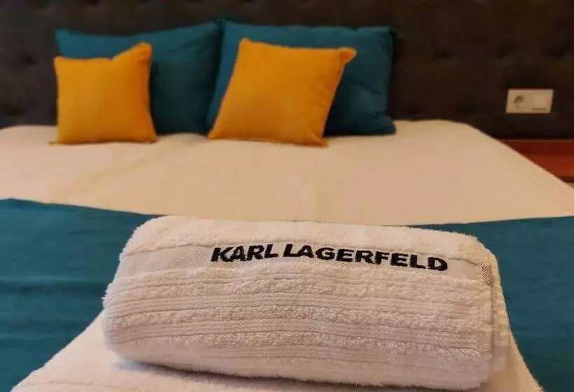 Hotelli Sharkov Family