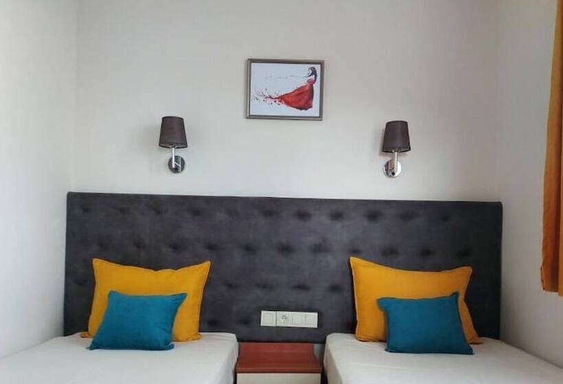 호텔 Sharkov Family