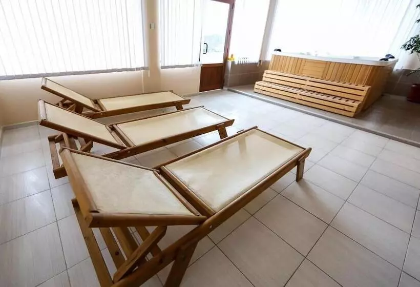 Hotelli Sharkov Family