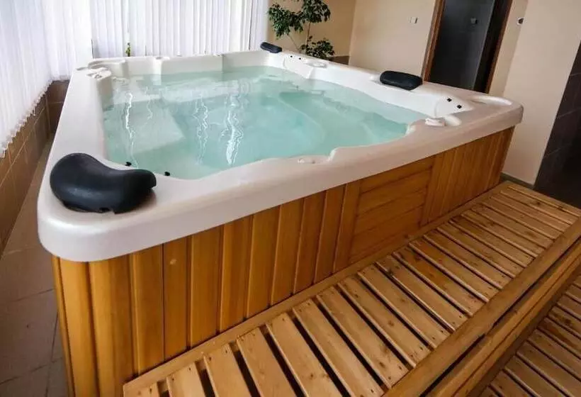 Hotelli Sharkov Family