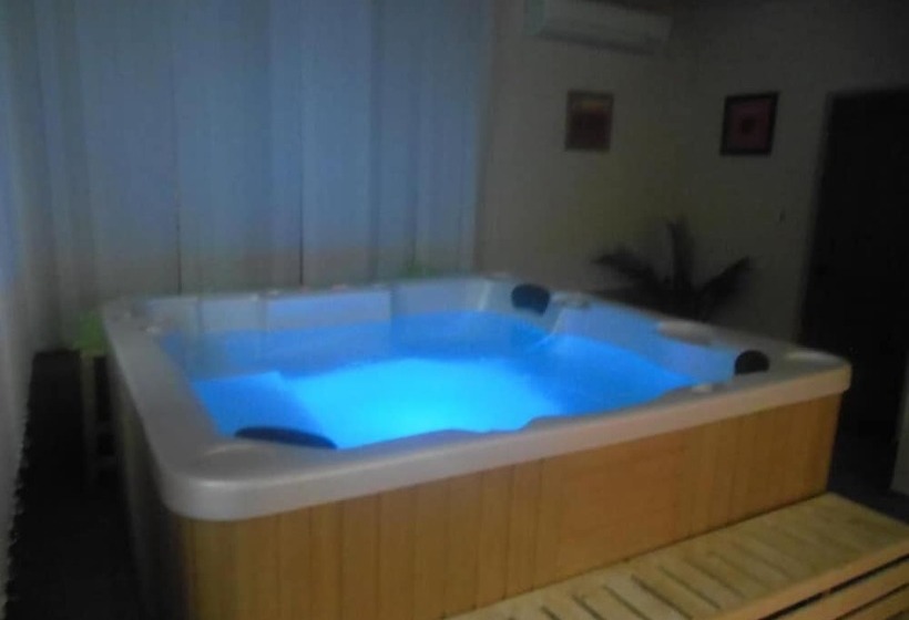 호텔 Sharkov Family