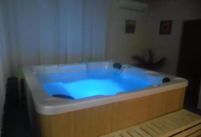 Hotelli Sharkov Family