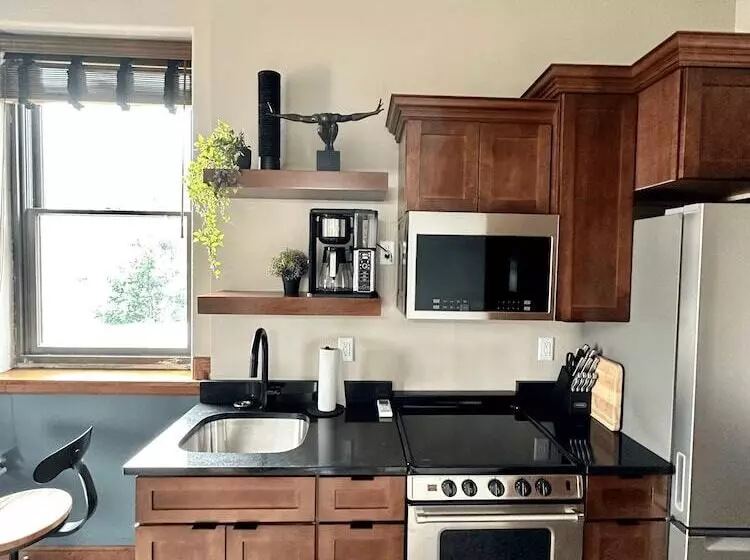 Hotelli The Lodge Luxury Suites