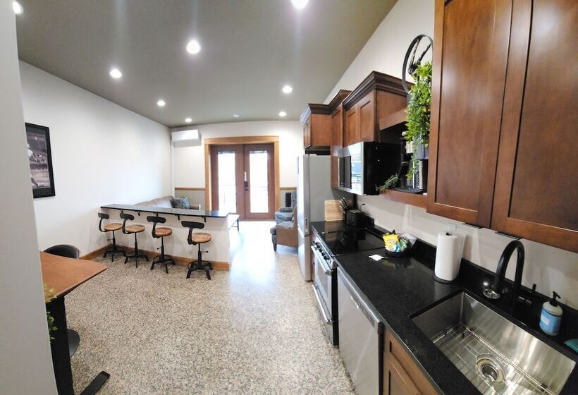 호텔 The Lodge Luxury Suites