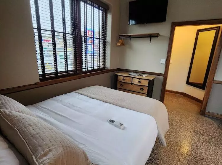 Hotelli The Lodge Luxury Suites