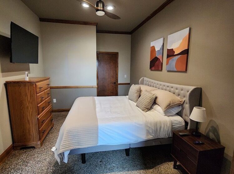 호텔 The Lodge Luxury Suites