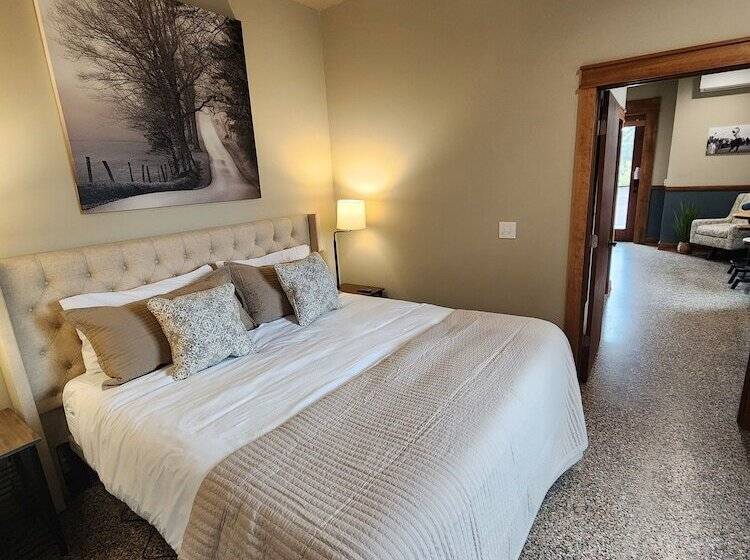 호텔 The Lodge Luxury Suites