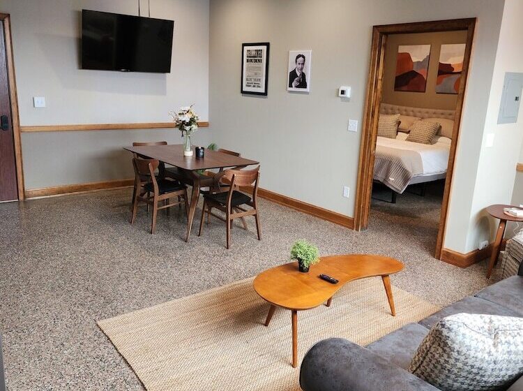 호텔 The Lodge Luxury Suites