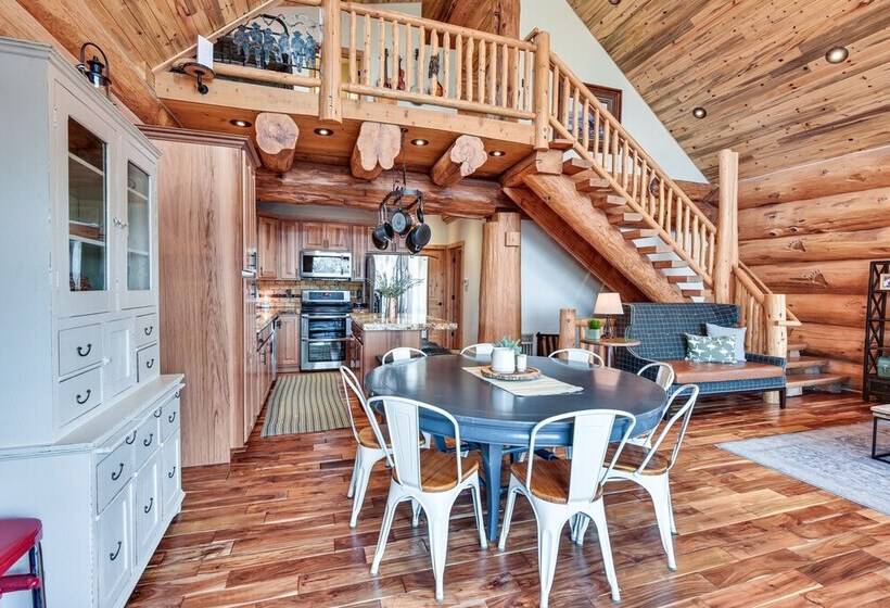 Luxe Family Cabin W/ Deck: Walk To Duchesne River!