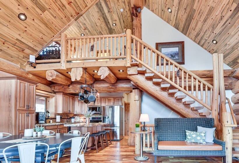 Luxe Family Cabin W/ Deck: Walk To Duchesne River!