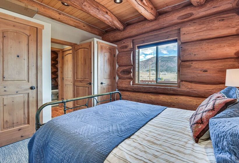 Luxe Family Cabin W/ Deck: Walk To Duchesne River!