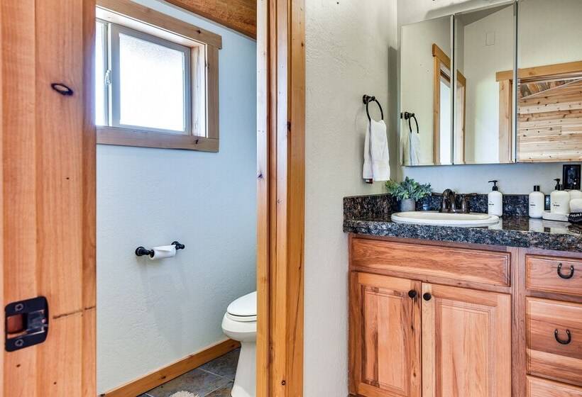 Luxe Family Cabin W/ Deck: Walk To Duchesne River!