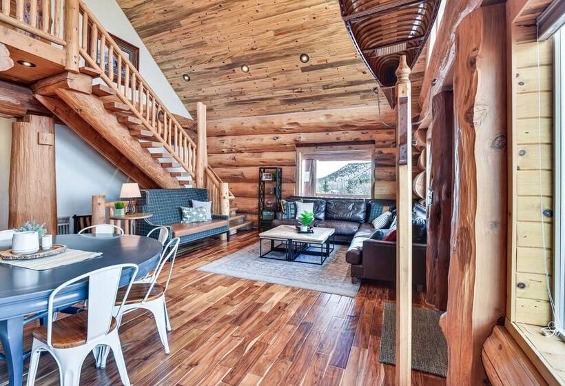 Luxe Family Cabin W/ Deck: Walk To Duchesne River!