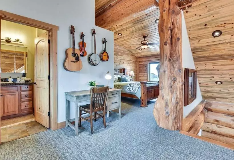 Luxe Family Cabin W/ Deck: Walk To Duchesne River!