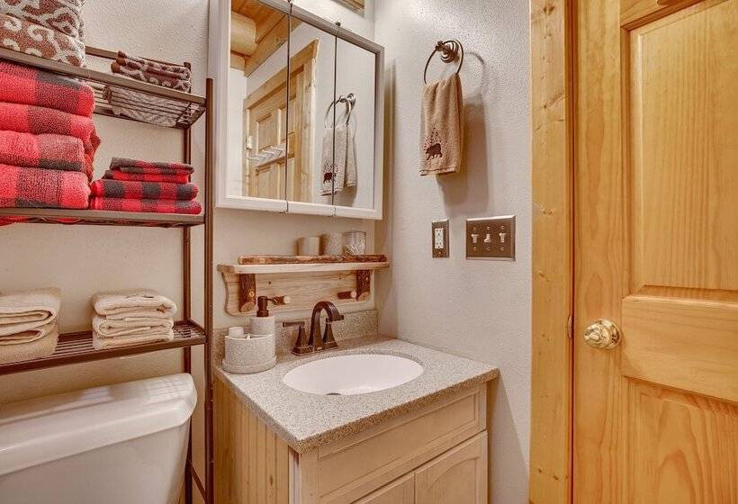 Merrillan Cabin W/ Fire Pit < 1 Mi To Lake Arbutus