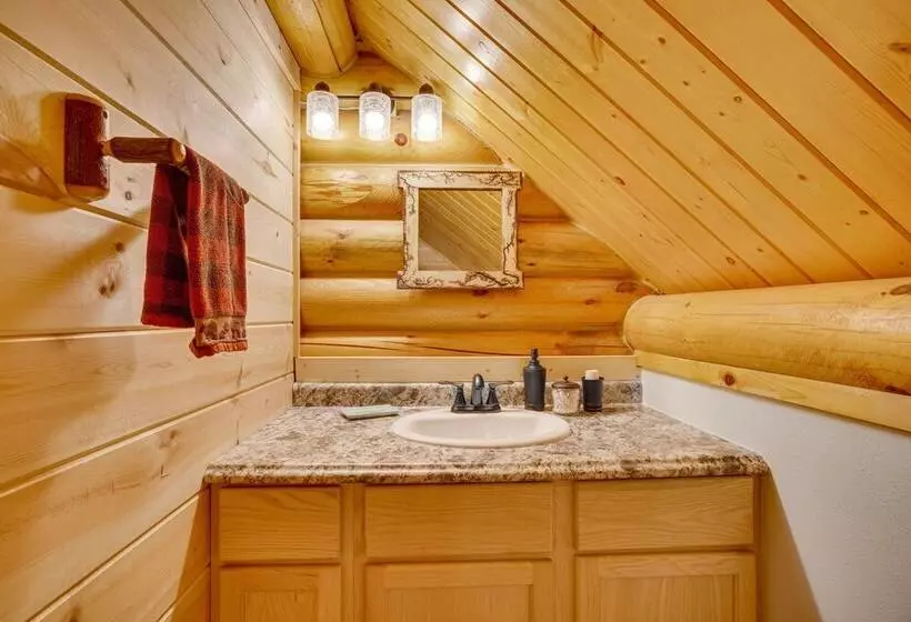 Merrillan Cabin W/ Fire Pit < 1 Mi To Lake Arbutus