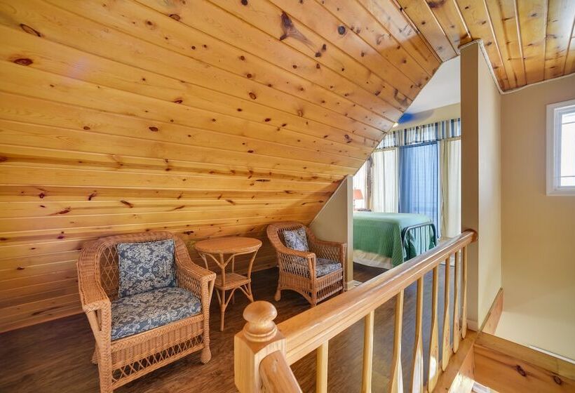 Peaceful Guntersville Cabin: Fire Pit, Near Lake!