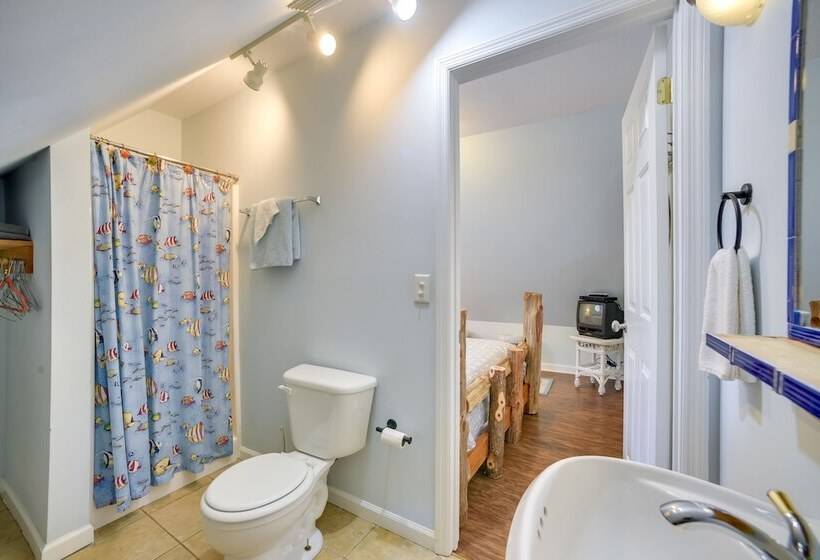 Peaceful Guntersville Cabin: Fire Pit, Near Lake!