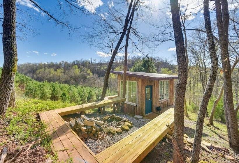 Peaceful Guntersville Cabin: Fire Pit, Near Lake!