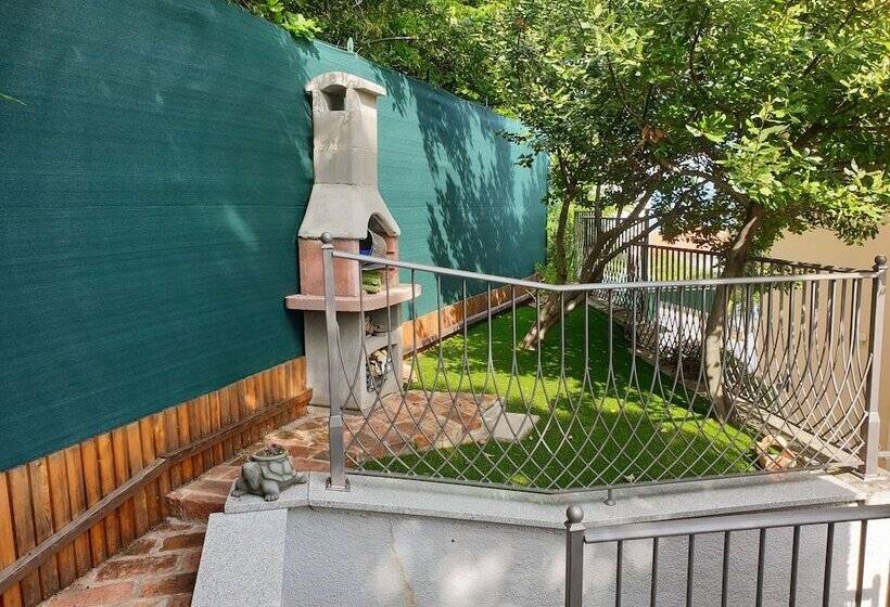 פנסיון Villa Luppo