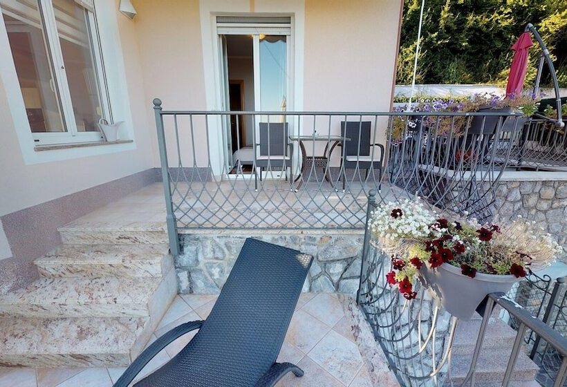 פנסיון Villa Luppo