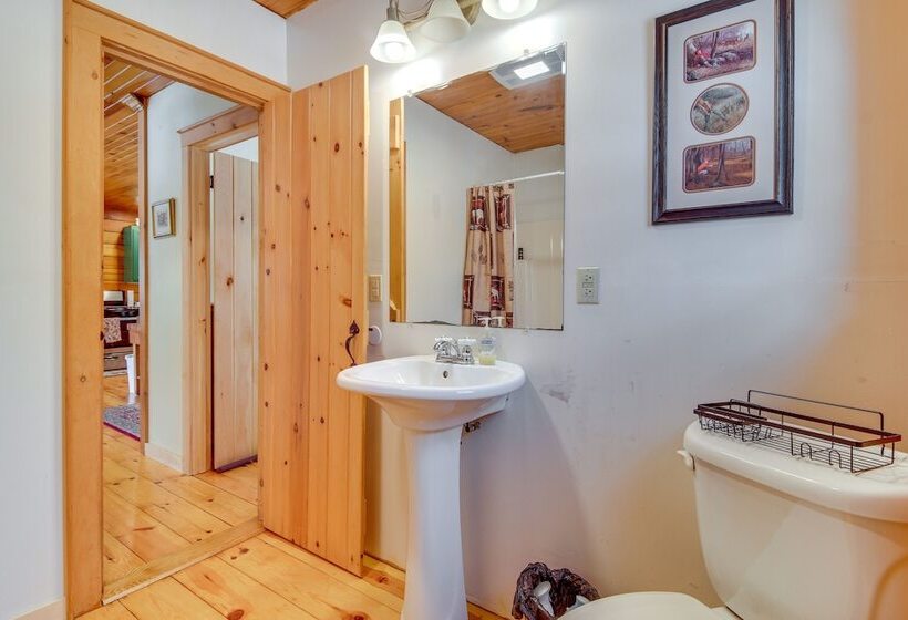 Private Bethel Cabin W/ Covered Deck: 5 Mi To Town