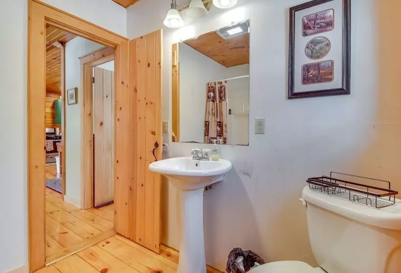 Private Bethel Cabin W/ Covered Deck: 5 Mi To Town