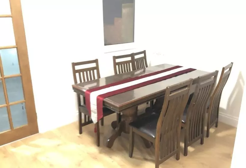 Residenssi Golden Villa   Charming 3 Bed House In Uxbridge