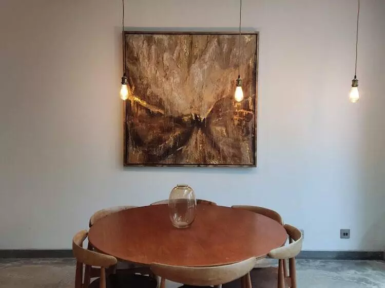 Residenssi Remarkable 7 Bed House In London