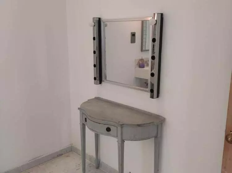 Residenssi Remarkable 7 Bed House In London