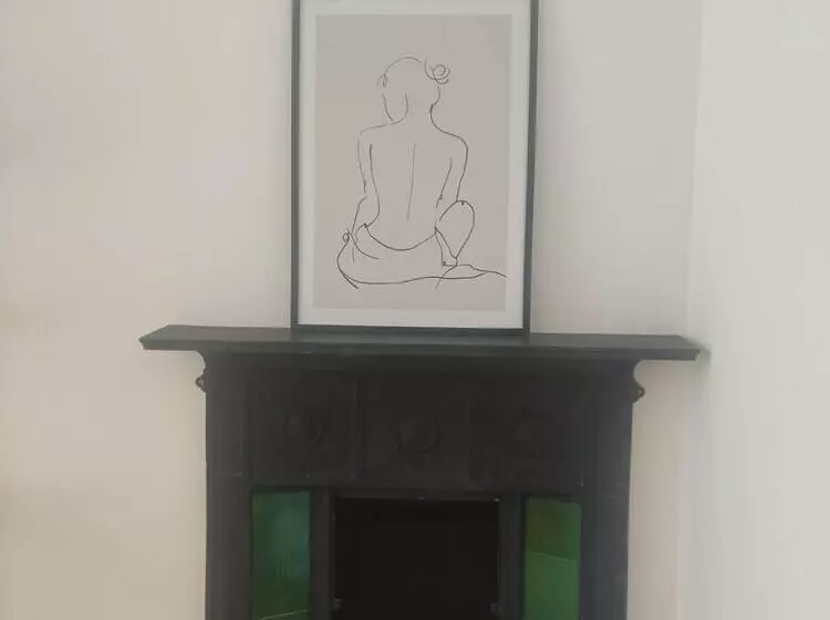 Residenssi Remarkable 7 Bed House In London