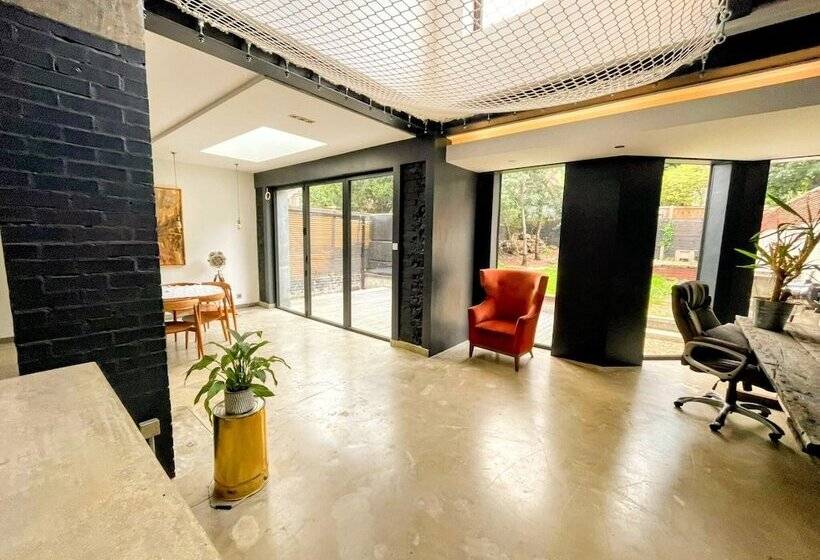 דירת נופש Remarkable 7 Bed House In London