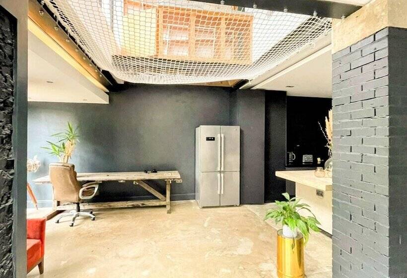 דירת נופש Remarkable 7 Bed House In London