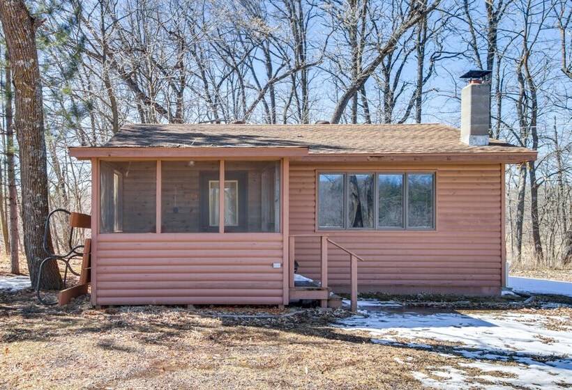 Serene Park Rapids Cabin: Fire Pit, Lake Access!