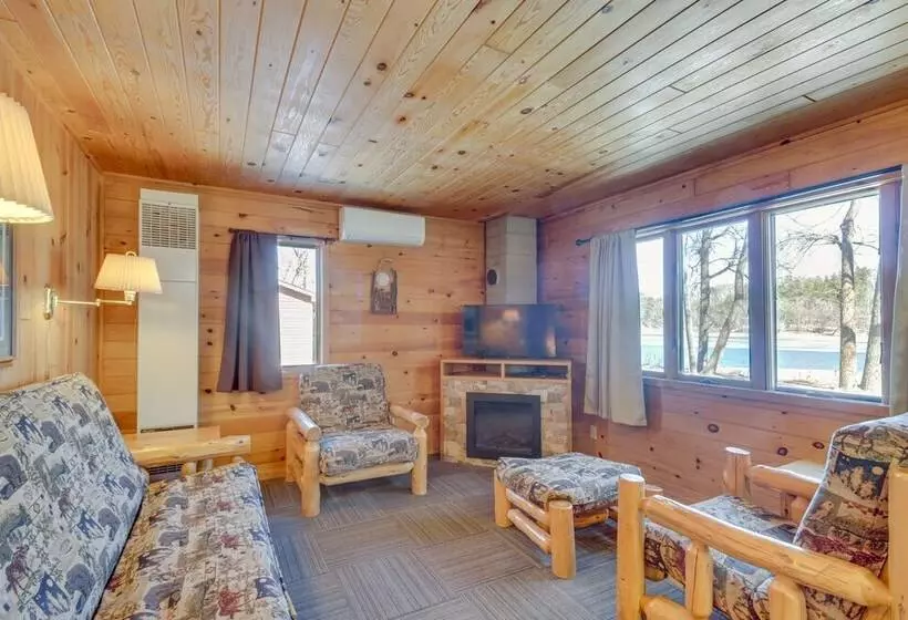 Serene Park Rapids Cabin: Fire Pit, Lake Access!