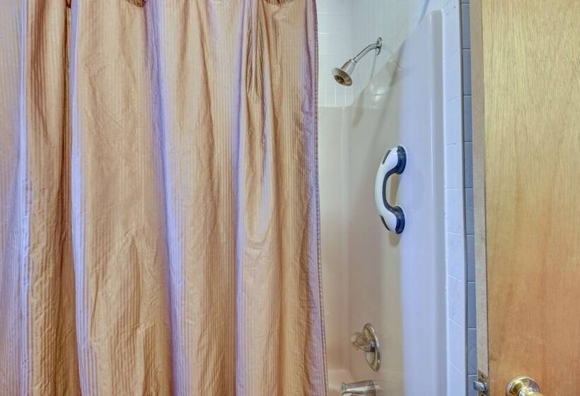 Serene Park Rapids Cabin: Fire Pit, Lake Access!