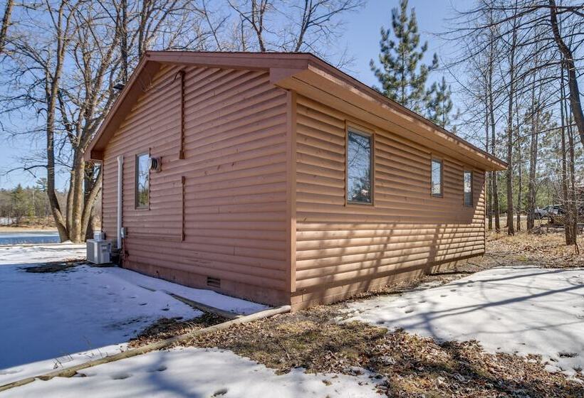 Serene Park Rapids Cabin: Fire Pit, Lake Access!