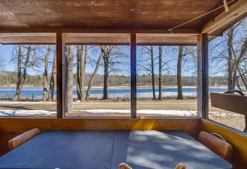 Serene Park Rapids Cabin: Fire Pit, Lake Access!