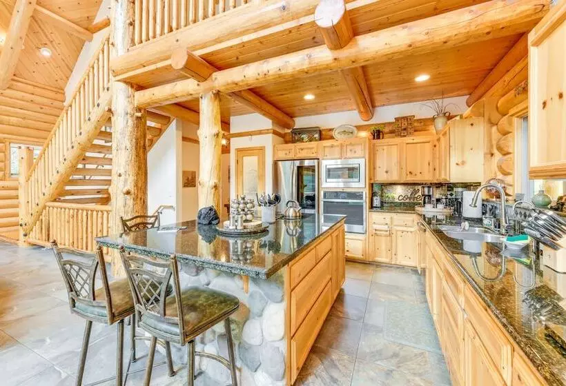 Shaver Lake Mountain Cabin W/ Hot Tub & Gas Grill!